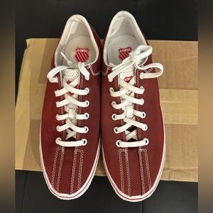 These are men’s size 10 K-Swiss Laguna low top brand new